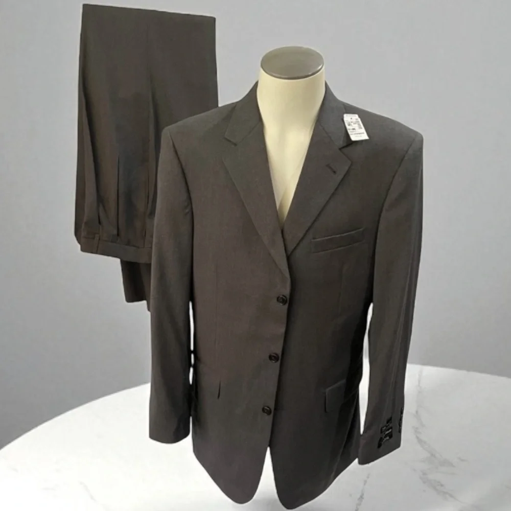 JOS. A. BANK SIGNATURE COLLECTION GREY 3 Button Single breasted Suit 42 L